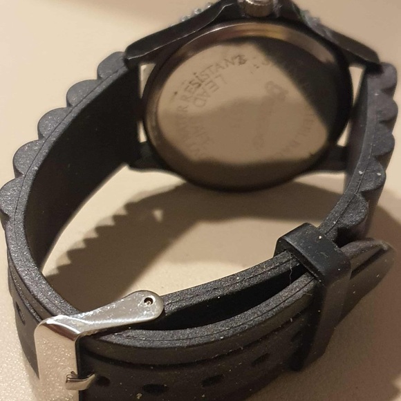 🦋10/$20🦋 Geneva Silver/Black Rhinestone Silicone Women's Watch - Picture 3 of 4